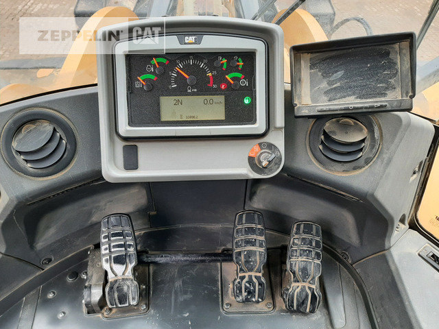 Máy xúc lật bánh lốp Cat 982M: hình 39 Máy xúc lật bánh lốp Cat 982M: hình 39