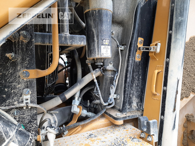 Máy xúc lật bánh lốp Cat 982M: hình 29 Máy xúc lật bánh lốp Cat 982M: hình 29