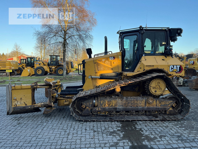 Cat D5 - Máy ủi: hình 2 Cat D5 - Máy ủi: hình 2