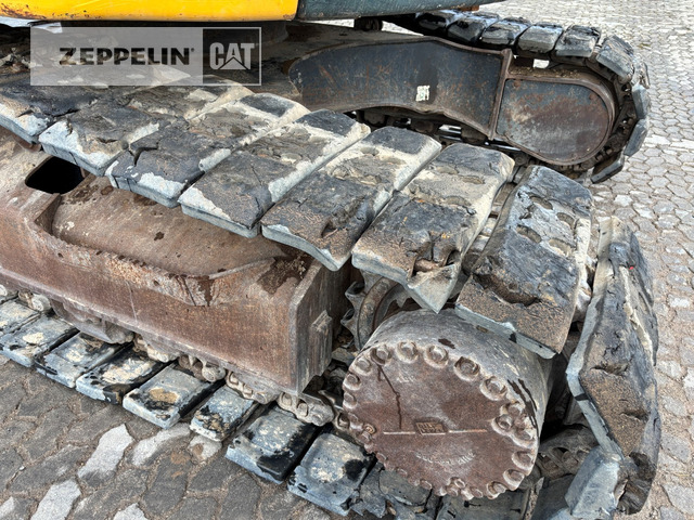 Komatsu PC228 - Máy xúc bánh xích: hình 5 Komatsu PC228 - Máy xúc bánh xích: hình 5