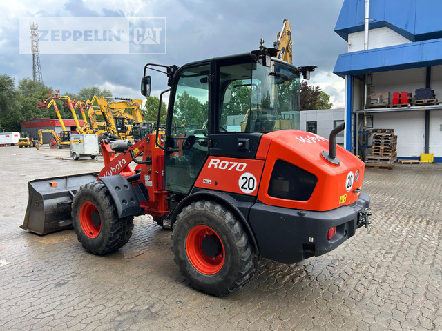 Kubota R070 - Máy xúc lật bánh lốp: hình 3 Kubota R070 - Máy xúc lật bánh lốp: hình 3