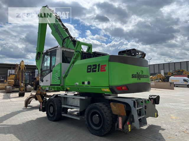 Sennebogen 821E - Máy cạp rác/ Công nghiệp: hình 3 Sennebogen 821E - Máy cạp rác/ Công nghiệp: hình 3