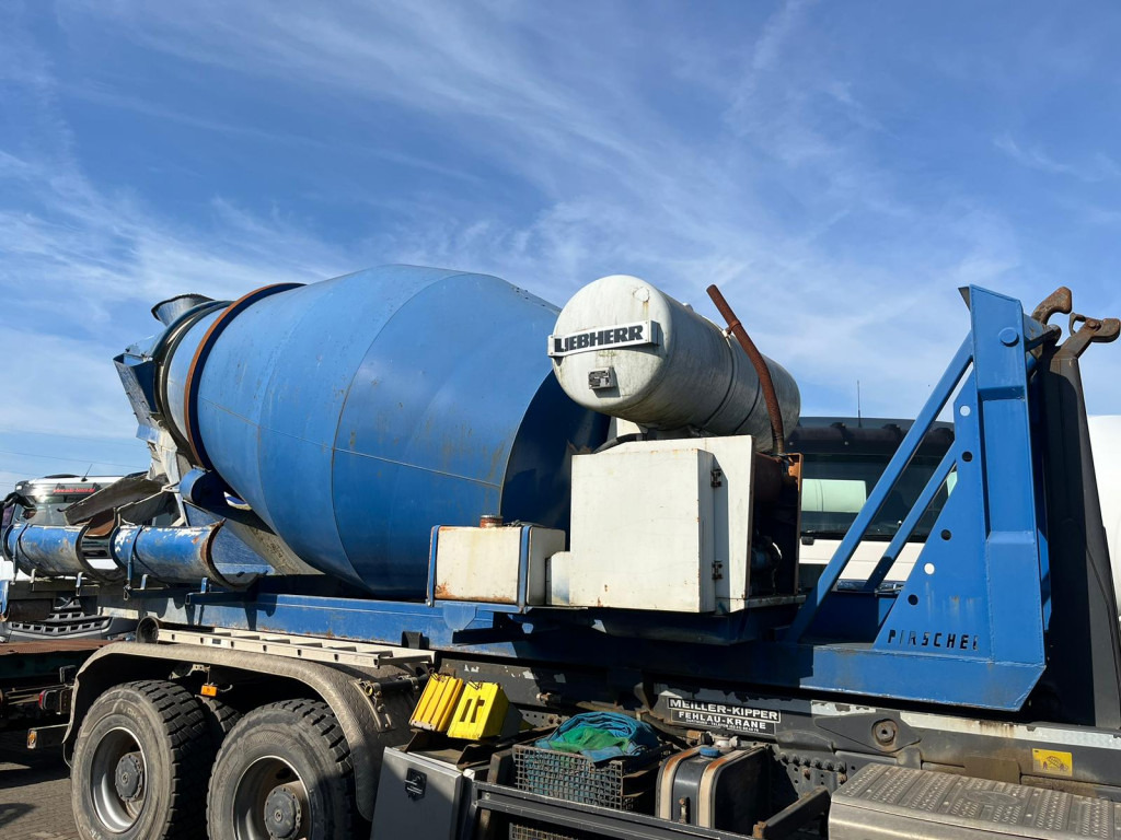 Abrollcontainer Betonmischaufbau mit sep. Motor - Xe tải nâng móc: hình 4 Abrollcontainer Betonmischaufbau mit sep. Motor - Xe tải nâng móc: hình 4