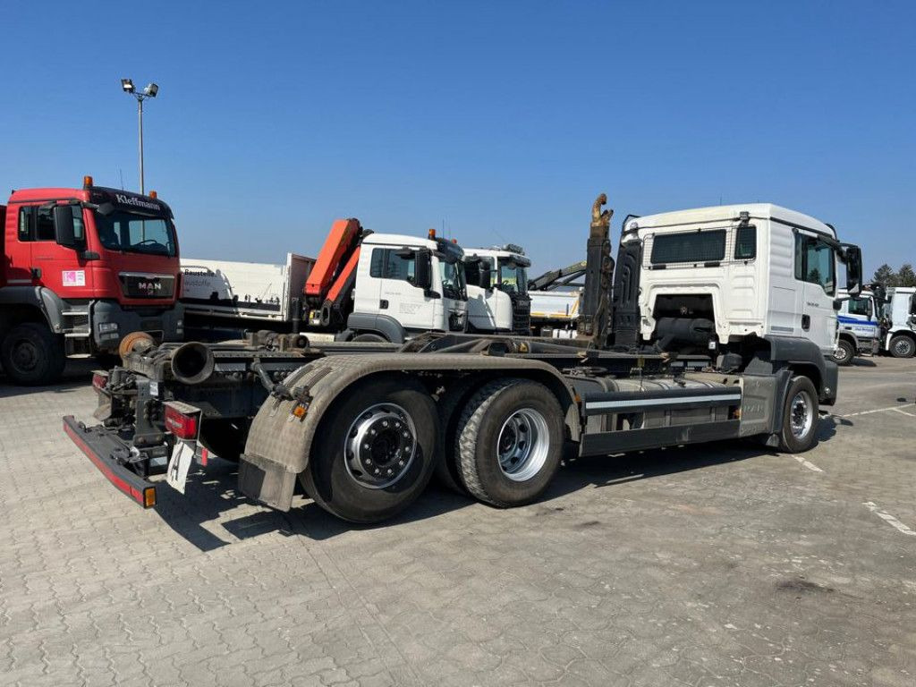 MAN TG-S 26.420/6x2 Abrollkipper - Xe tải nâng móc: hình 4 MAN TG-S 26.420/6x2 Abrollkipper - Xe tải nâng móc: hình 4