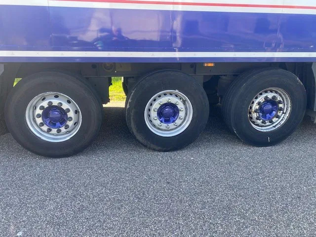 Sơ mi rơ moóc đông lạnh Krone koelvries met TK en onderschuifklep , aslift,: hình 6 Sơ mi rơ moóc đông lạnh Krone koelvries met TK en onderschuifklep , aslift,: hình 6