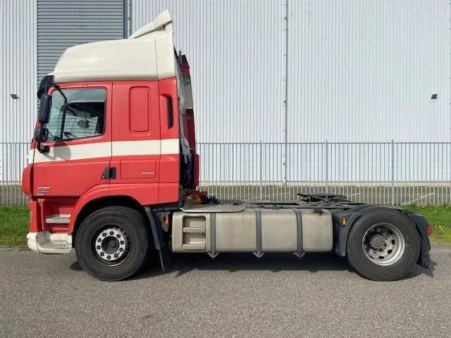 DAF CF 370 spacecab skylights - Xe đầu kéo: hình 4 DAF CF 370 spacecab skylights - Xe đầu kéo: hình 4