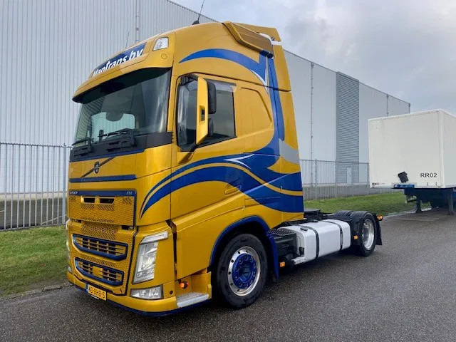 Volvo FH 13.460 low deck trekker, met XL cabine, special paint en incl parc cool, fridge, - Xe đầu kéo: hình 1 Volvo FH 13.460 low deck trekker, met XL cabine, special paint en incl parc cool, fridge, - Xe đầu kéo: hình 1