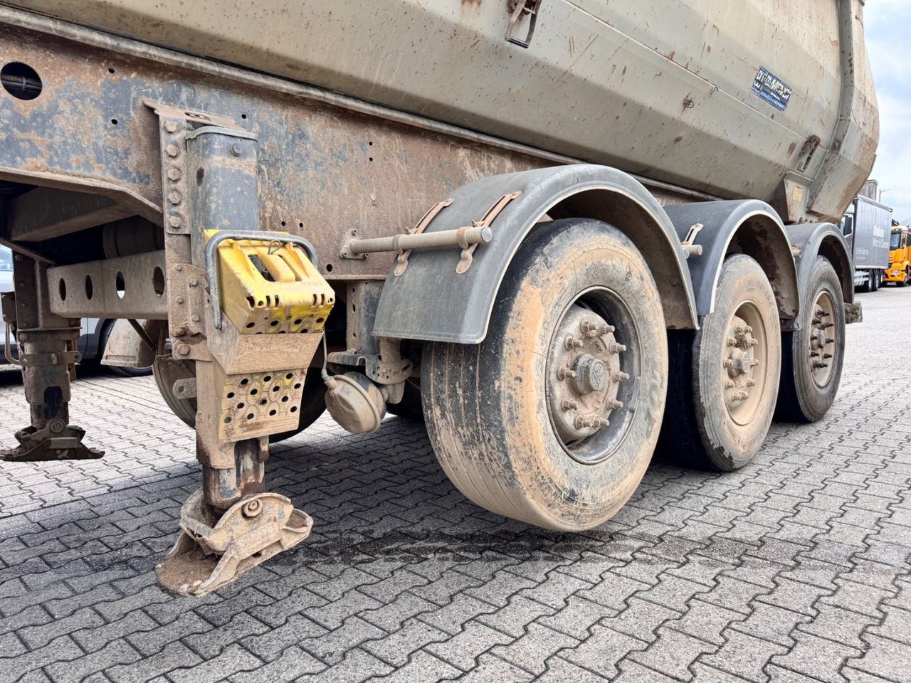 Menci SA700R Kipper Mulde 27m³ Lift Stahl 3 Stück - Sơ mi rơ moóc ben: hình 4 Menci SA700R Kipper Mulde 27m³ Lift Stahl 3 Stück - Sơ mi rơ moóc ben: hình 4