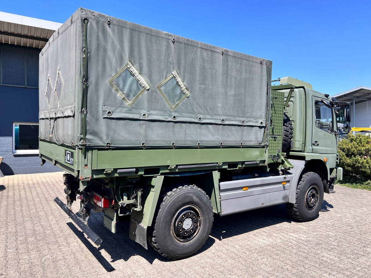 Mercedes-Benz 1018 Atego 4x4 Allrad Miltär Camper Expedition - Xe chở container/ Xe tải hoán đổi thân: hình 5 Mercedes-Benz 1018 Atego 4x4 Allrad Miltär Camper Expedition - Xe chở container/ Xe tải hoán đổi thân: hình 5