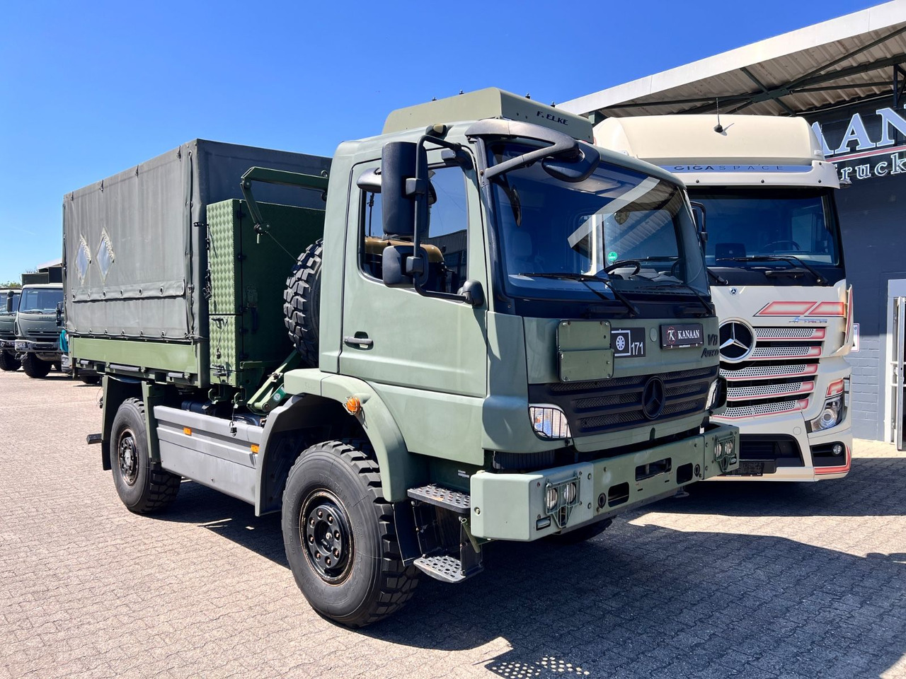 Mercedes-Benz 1018 Atego 4x4 Allrad Miltär Camper Expedition - Xe chở container/ Xe tải hoán đổi thân: hình 2 Mercedes-Benz 1018 Atego 4x4 Allrad Miltär Camper Expedition - Xe chở container/ Xe tải hoán đổi thân: hình 2