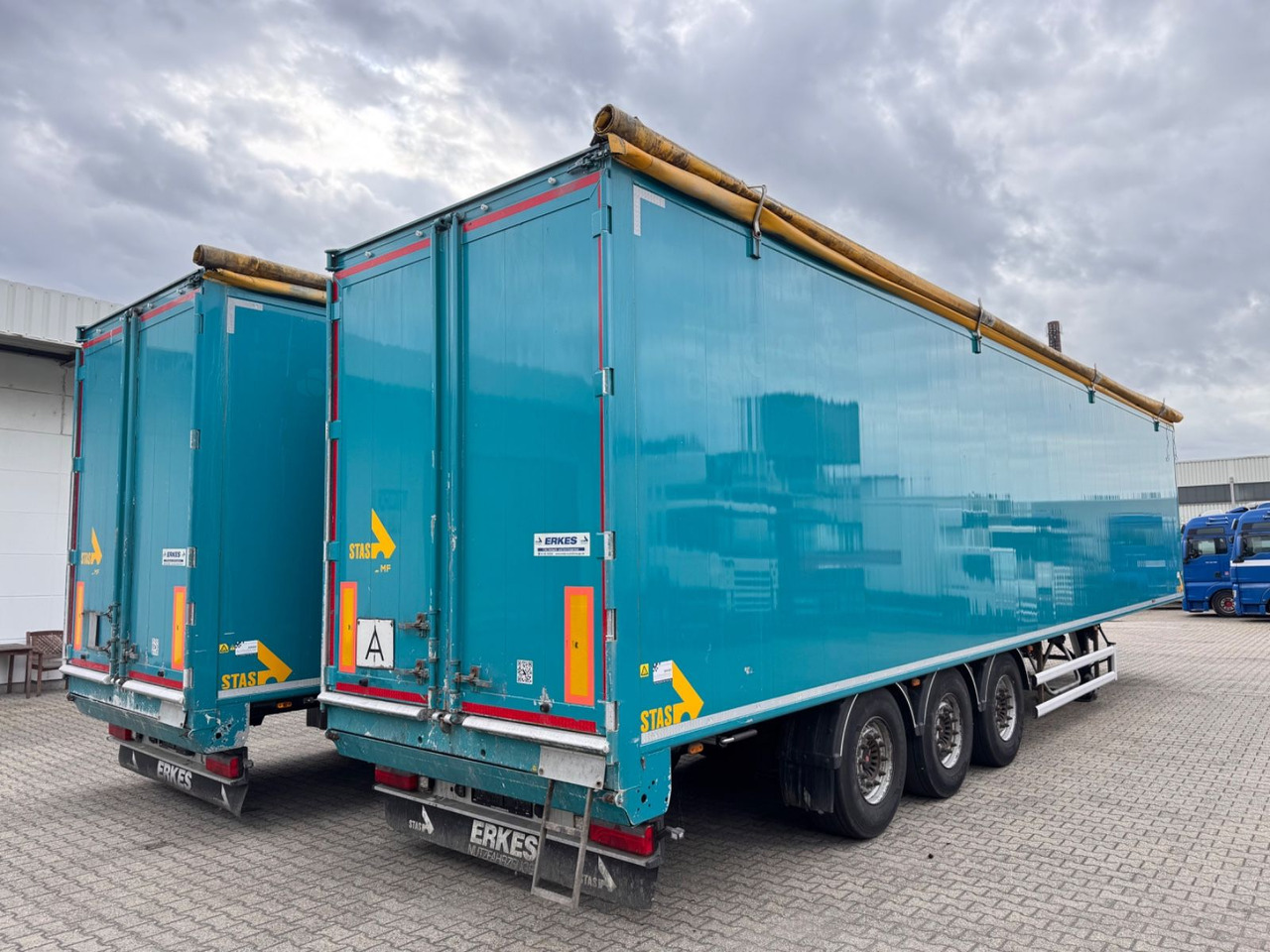 Stas S 300 ZX Walkingfloor Schubboden 2 x Vorhanden - Sơ mi rơ moóc sàn đi bộ: hình 1 Stas S 300 ZX Walkingfloor Schubboden 2 x Vorhanden - Sơ mi rơ moóc sàn đi bộ: hình 1