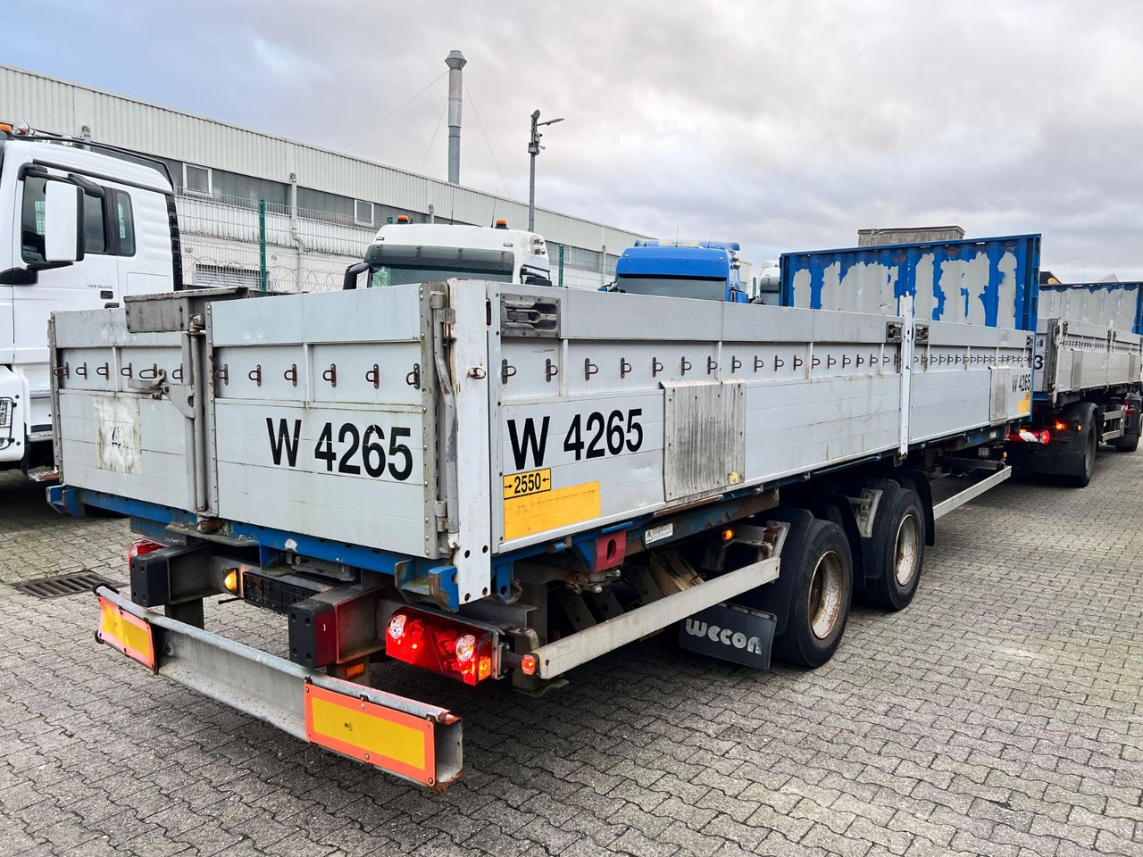Wecon AWZ 218 LZ Tandem BDF Pritsche - Xe chở container/ Rơ moóc hoán đổi thân: hình 3 Wecon AWZ 218 LZ Tandem BDF Pritsche - Xe chở container/ Rơ moóc hoán đổi thân: hình 3