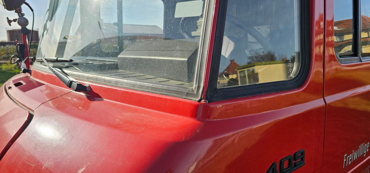 Mercedes-Benz 409 Feuerwehr Oldtimer Eventfahrzeug Traumauto - Xe tải nhỏ: hình 5 Mercedes-Benz 409 Feuerwehr Oldtimer Eventfahrzeug Traumauto - Xe tải nhỏ: hình 5