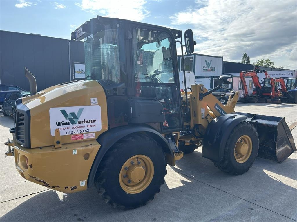 CAT 906 (9145) - Máy xúc lật mini gấp khúc: hình 4 CAT 906 (9145) - Máy xúc lật mini gấp khúc: hình 4