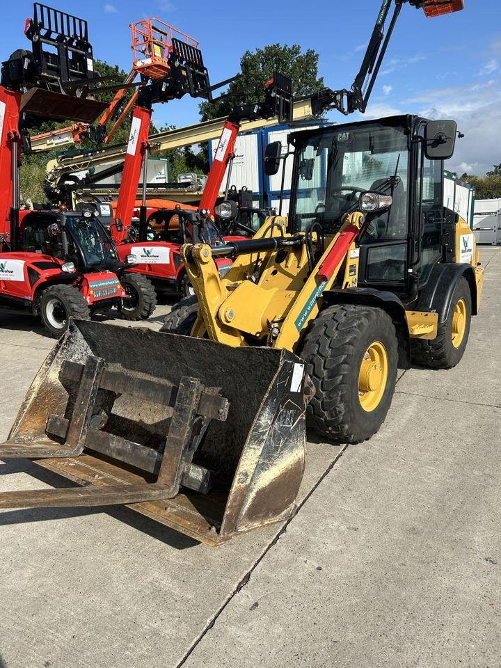 CAT 906 (9145) - Máy xúc lật mini gấp khúc: hình 3 CAT 906 (9145) - Máy xúc lật mini gấp khúc: hình 3