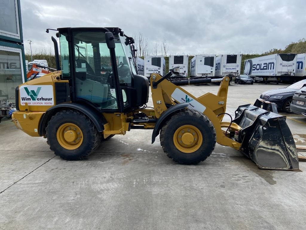 CAT 906 - Máy xúc lật bánh lốp: hình 5 CAT 906 - Máy xúc lật bánh lốp: hình 5