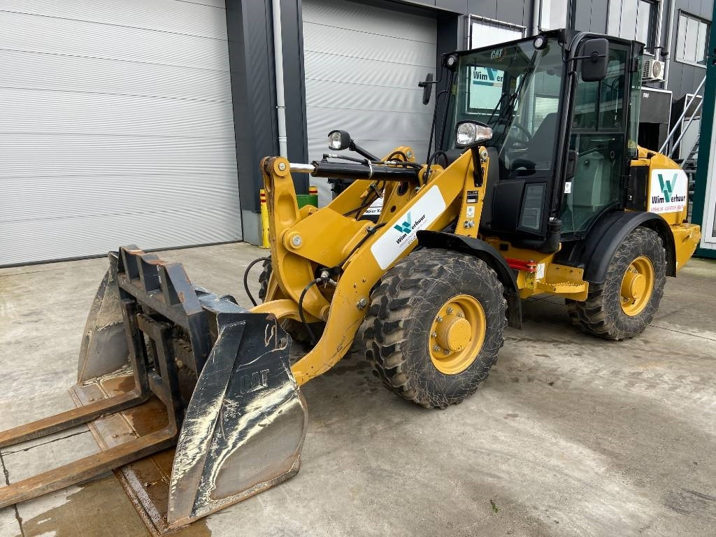 CAT 906 - Máy xúc lật bánh lốp: hình 2 CAT 906 - Máy xúc lật bánh lốp: hình 2