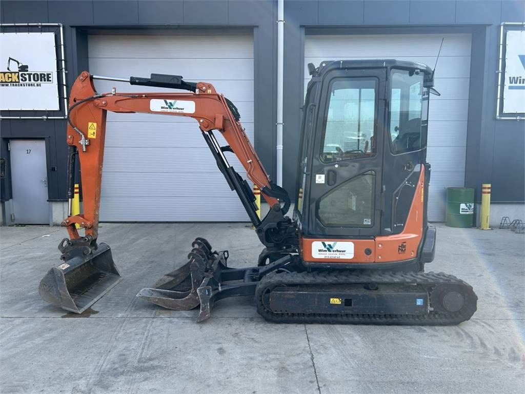 Hitachi ZX33U-6 (7740) - Máy xúc mini: hình 1 Hitachi ZX33U-6 (7740) - Máy xúc mini: hình 1
