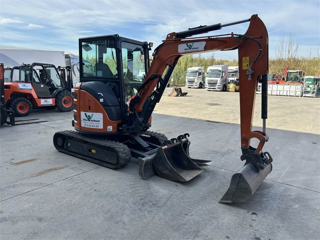 Hitachi ZX33U-6 (7740) - Máy xúc mini: hình 4 Hitachi ZX33U-6 (7740) - Máy xúc mini: hình 4