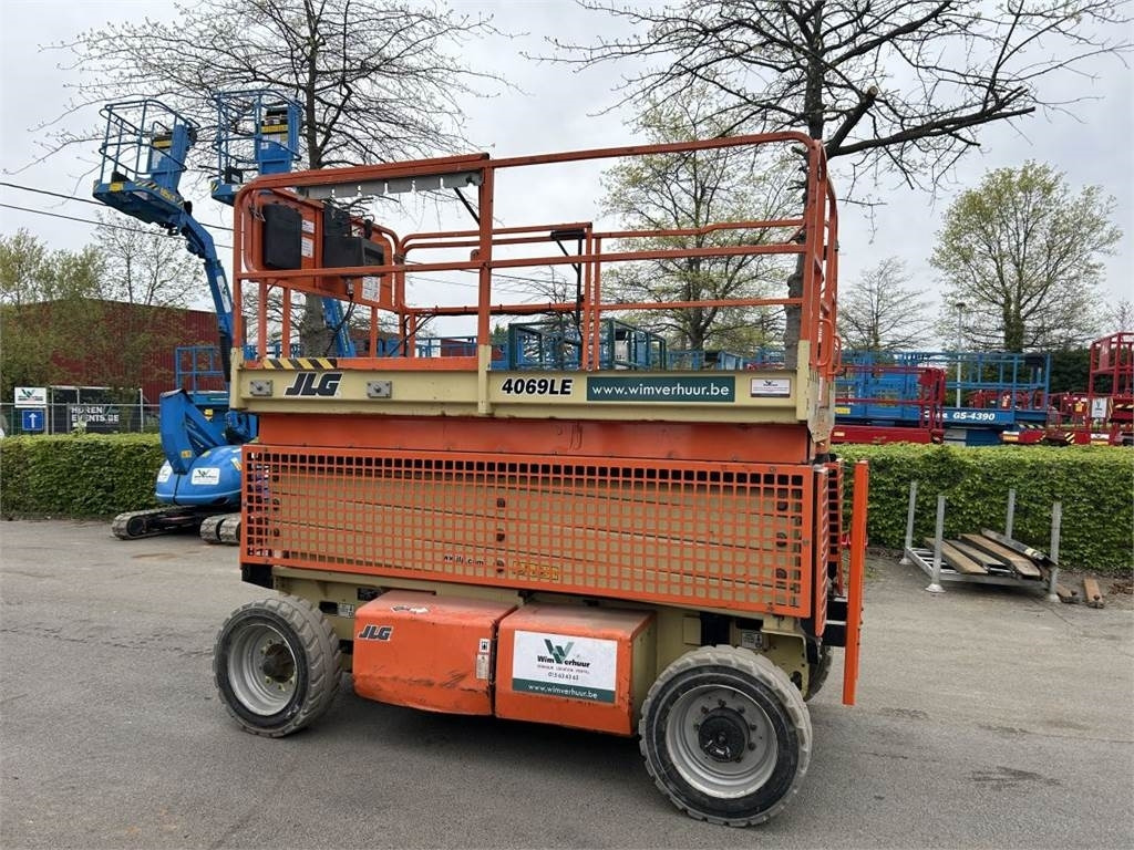 JLG 4069 LE (3614) - Máy nâng người hình kéo: hình 4 JLG 4069 LE (3614) - Máy nâng người hình kéo: hình 4