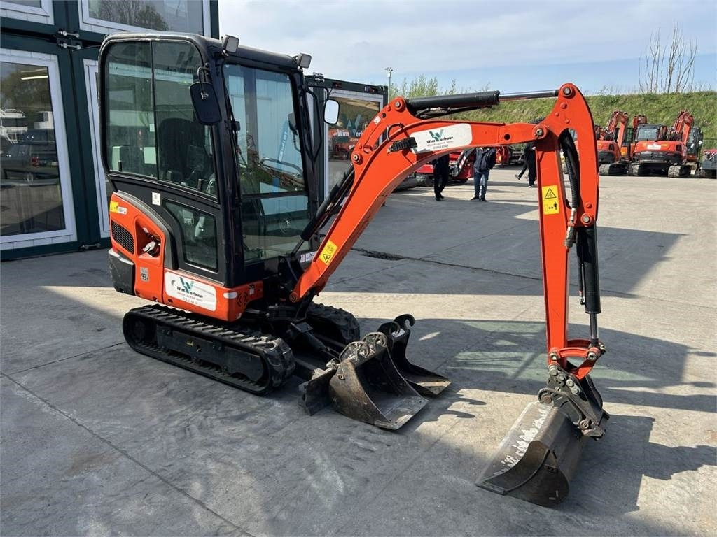 Kubota KX019-4 (8684) - Máy xúc mini: hình 2 Kubota KX019-4 (8684) - Máy xúc mini: hình 2