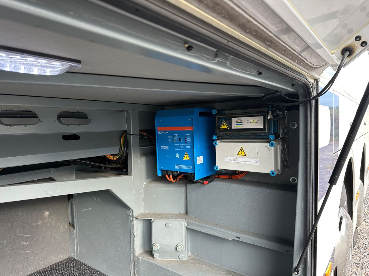 Mercedes-Benz Tourismo O350 17 RHD-L (60 Sitze*341.tKM*DE*TOP) - Xe đò: hình 5 Mercedes-Benz Tourismo O350 17 RHD-L (60 Sitze*341.tKM*DE*TOP) - Xe đò: hình 5