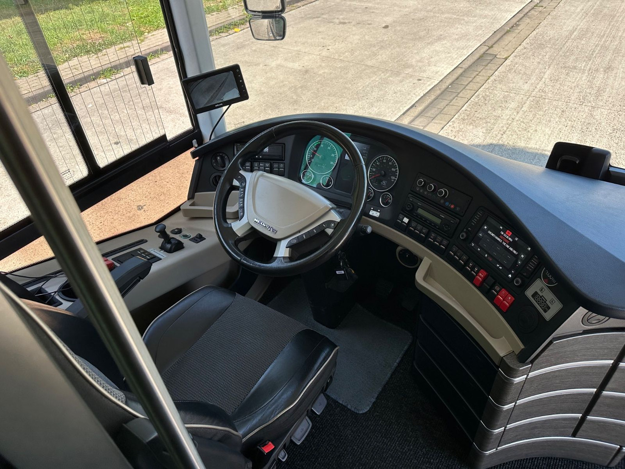 Neoplan P06 Skyliner L (83 Sitze*TOP*Motor Neu*Panorama) - Xe bus hai tầng: hình 4 Neoplan P06 Skyliner L (83 Sitze*TOP*Motor Neu*Panorama) - Xe bus hai tầng: hình 4