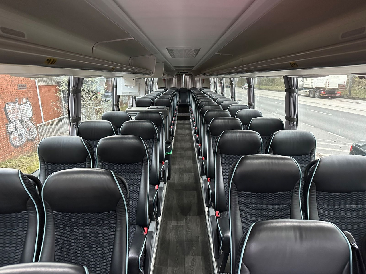 Scania Touring HD Higer 6X2 (86 tKm*59 Sitze) - Xe đò: hình 5 Scania Touring HD Higer 6X2 (86 tKm*59 Sitze) - Xe đò: hình 5