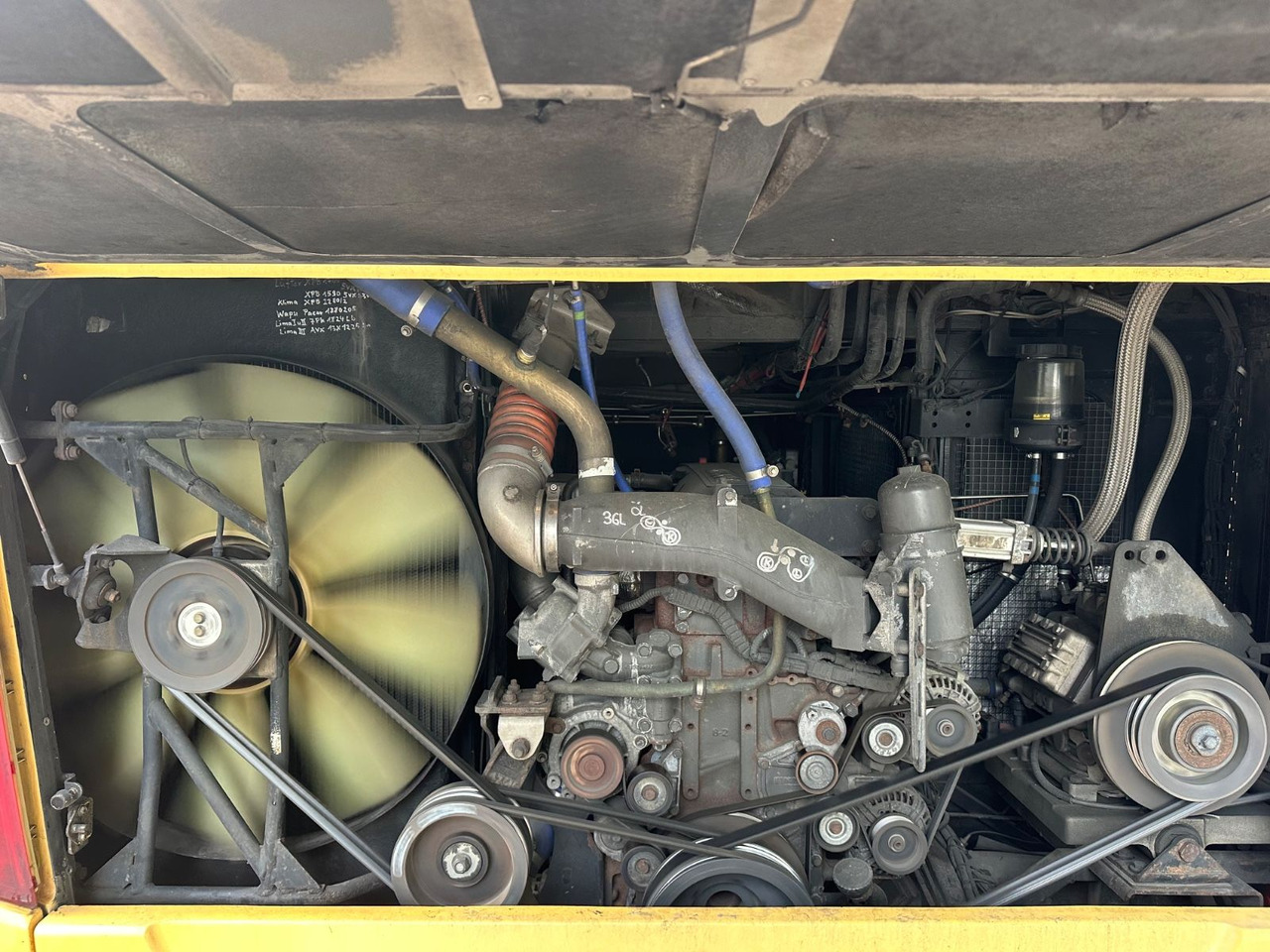 Vanhool TX17 Astron (TOP*57 Sitze) 417 HDH/ 517 HDH - Xe đò: hình 4 Vanhool TX17 Astron (TOP*57 Sitze) 417 HDH/ 517 HDH - Xe đò: hình 4