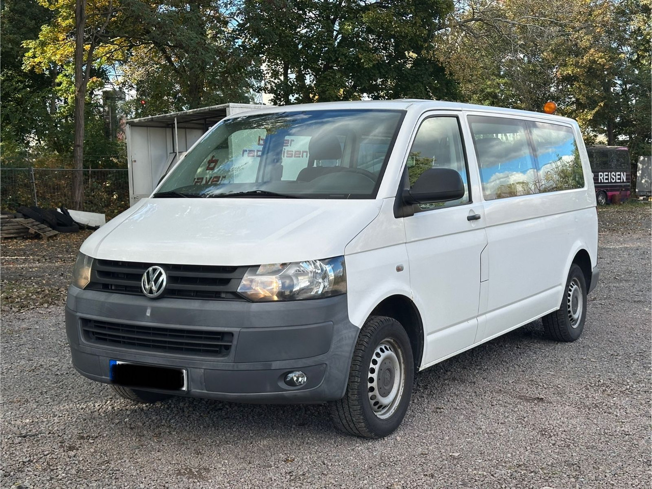Volkswagen T5 Kombi - Xe van chở khách: hình 1 Volkswagen T5 Kombi - Xe van chở khách: hình 1