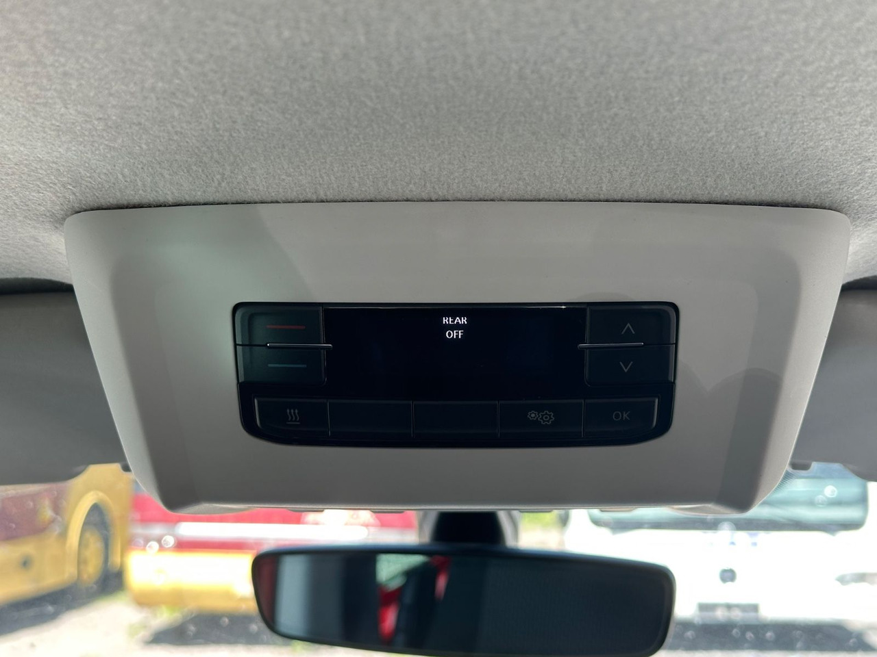 Xe van chở khách Volkswagen T6 Kombi (PDC Hi*ACC*StandHz*9 Sitzer*AC): hình 12