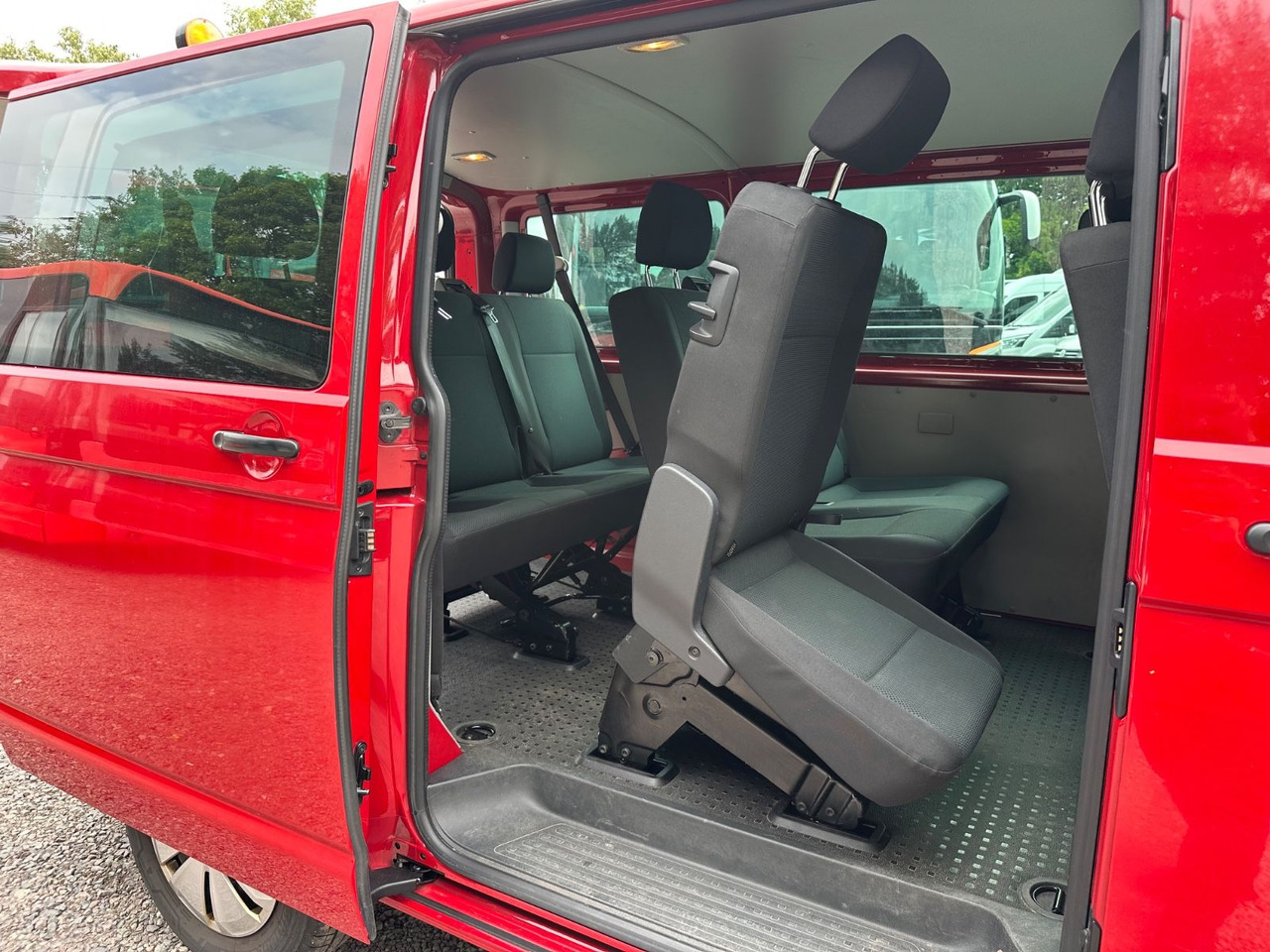 Volkswagen T6 Kombi (PDC Hi*ACC*StandHz*9 Sitzer*AC) - Xe van chở khách: hình 5 Volkswagen T6 Kombi (PDC Hi*ACC*StandHz*9 Sitzer*AC) - Xe van chở khách: hình 5